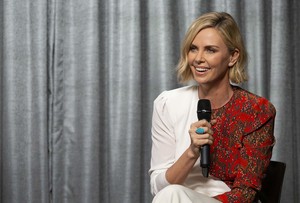 79215265_charlize-011.jpg