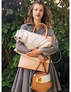 Grazia457-page-024.jpg