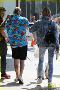 hailey-baldwin-wears-denim-outfit-to-church-with-justin-bieber-10.jpg