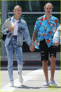 hailey-baldwin-wears-denim-outfit-to-church-with-justin-bieber-20.jpg