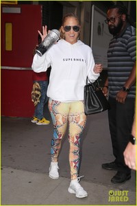 jennifer-lopez-rehearsal-nyc-august-2018-01.thumb.jpg.24a7c8e60ce615a9028a3c59be93a288.jpg