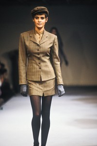 1200765239_AzzedineAlaia1990WomenRTW44.thumb.jpg.73ce9cd3c53e8df2073011d667b843bd.jpg