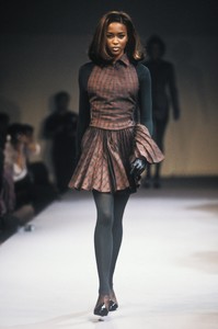 1355828467_AzzedineAlaia1990WomenRTW7.thumb.jpg.66414b4aceb6b98f3822df42e6cfa803.jpg