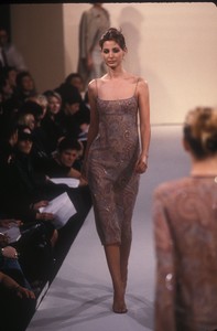 1376435282_MarcJacobs1997WomenRTW41.thumb.jpg.0ae43cff0759dc42a28efdb1643ef563.jpg