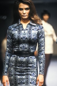 1392061587_AzzedineAlaia1990WomenRTW106.thumb.jpg.2a86d4d2794c952183c2f2e96fae059a.jpg