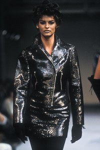 147305513_AzzedineAlaia1990WomenRTW58.thumb.jpg.8e5191e9a7f31d3b1987456a5fb17ab5.jpg