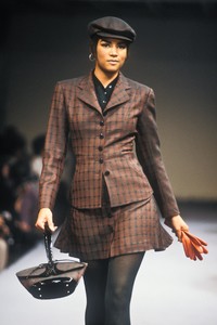 1697723424_AzzedineAlaia1990WomenRTW67.thumb.jpg.27fcc79f94bed56f3e5b4c186a94daf1.jpg