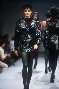 26148644_AzzedineAlaia1990WomenRTW48.thumb.jpg.9b81f776cd19ce094a56ac518a7f9b18.jpg