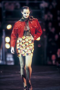 404659943_JeanPaulGaultier1988WomenRTW51.thumb.jpg.88b7354498dbad8ffaa6fced29766219.jpg