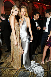 Devon+Windsor+Harper+BAZAAR+Celebrates+ICONS+-tHIXZySuqcx.jpg