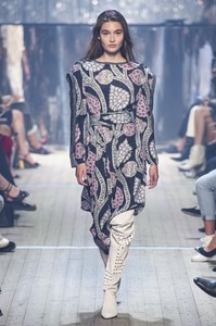 Isabel-Marant-Spring-2019-Collection.thumb.jpg.2e5705c7e15b5fdb6c4b98da51197b9a.jpg