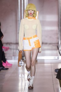 defile-courreges-printemps-ete-2019-paris-look-18.thumb.jpg.b9bea91527fd84546036a3a92aa820a7.jpg