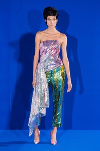 defile-halpern-printemps-ete-2019-londres-look-2.thumb.jpg.39996f42383b749952b1d9733417c513.jpg