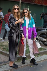 grace-elizabeth-at-etro-fashion-show-at-mfw-in-mmilan-09-21-2018-0.thumb.jpg.b7f7718694770e4d215ec779b59e6155.jpg