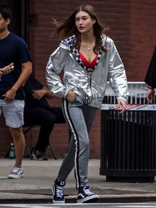 grace-elizabeth-at-victoria-s-secret-headquarters-in-new-york-09-05-2018-1.thumb.jpg.639e996b5293bbd2c0148d6cc2bf2998.jpg