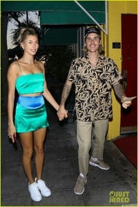 justin-bieber-hailey-baldwin-dan-tanas-dinner-date-09.jpg