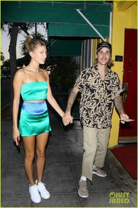 justin-bieber-hailey-baldwin-dan-tanas-dinner-date-28.jpg