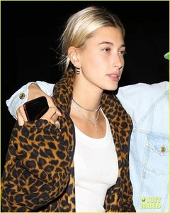 justin-bieber-hailey-baldwin-date-night-07.jpg