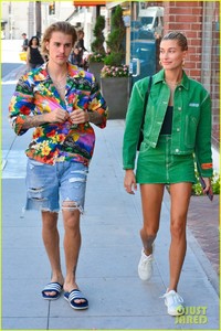 justin-bieber-hailey-baldwin-make-one-colorful-couple-in-beverly-hills-12.jpg