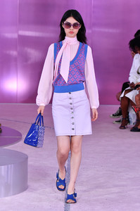 kate-spade-rtw-s19-11(1).thumb.jpg.0bb21ab60d1f2a4e17495620ebbcbf64.jpg