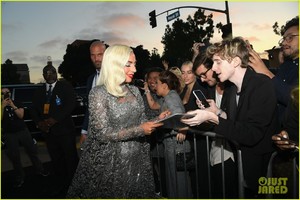 lady-gaga-a-star-is-born-premiere-09.jpg