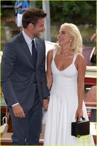 lady-gaga-bradley-cooper-walk-hand-in-hand-star-is-born-venice-festival-photo-call-01.jpg