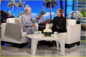 lady-gaga-ellen-september-2018-03.thumb.jpg.43d5568867cbef760f54a1441684ae7a.jpg