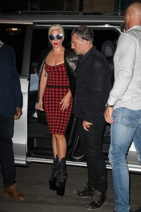 lady-gaga-out-in-paris-08-28-2018-1.jpg