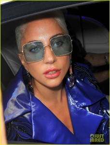 lady-gaga-rocks-metallic-look-for-busy-day-in-paris-01.jpg