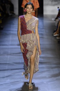 prabal-gurung-rs19-5137.thumb.jpg.f6a537328cc093b9b527d1e34b68b6e7.jpg