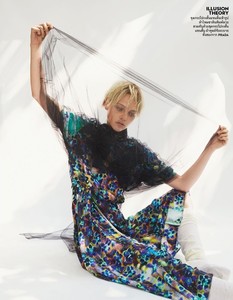 voguethailand_september2018-37b26714214b5ce42aab4bddc9ebde016_thumb.thumb.jpg.1c27f2688026b768260a2c7a453257c1.jpg