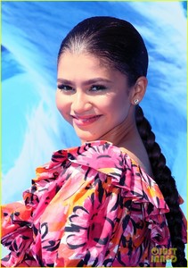 zendaya-channing-tatum-common-at-zendaya-premiere-06.jpg