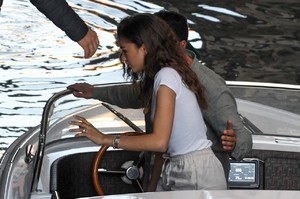 zendaya-coleman-venice-italy-09-27-2018-4.jpg