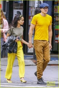 zoe-kravitz-karl-glusman-match-in-yellow-05.jpg