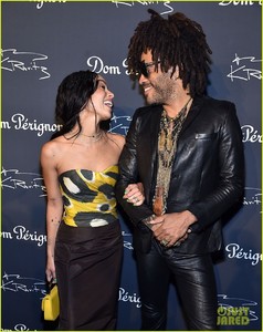 zoe-kravitz-lenny-kravitz-exhibition-opening-06.jpg