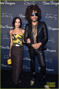 zoe-kravitz-lenny-kravitz-exhibition-opening-08.jpg