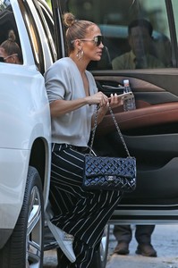         jlo211018BZNimage1.jpg