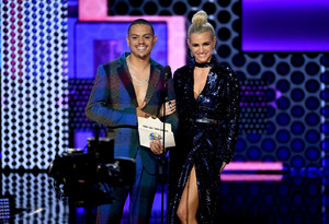 Ashlee+Simpson+2018+American+Music+Awards+9syjyOUW-RIx.jpg