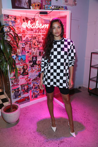 Shanina+Shaik+Original+Penguin+X+Chinatown+vOUVvX3W6ecx.jpg