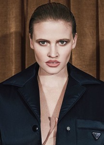 intv_05_18_lara-stone-1734e307f52c6246e7809ab1da486f654f_thumb.thumb.jpg.6a59be4bb916b4114d8182a1eca8266b.jpg