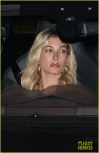 justin-bieber-hailey-baldwin-church-october-2018-00.jpg