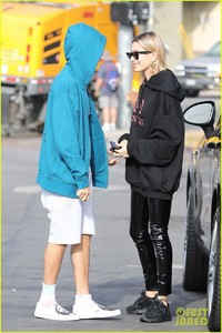 justin-bieber-hailey-baldwin-pack-on-pda-at-coffee-shop-32.jpg