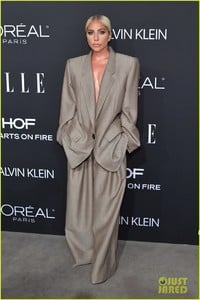 lady-gaga-suit-choice-12.jpg