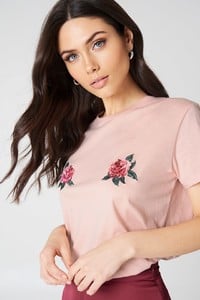 nakd_peony_embroidery_tee_1018-000954-0015_04g.jpg