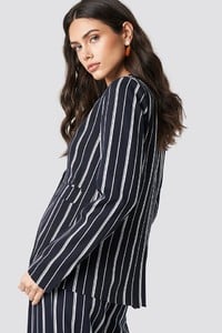 nakd_striped_straight_blazer_1018-001644-0083_02b.jpg