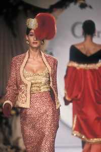 110336172_ChristianDior1990HauteCouture82.thumb.jpg.599ed7aecf51f05ba4c0f3638c7ad277.jpg