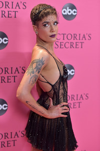 Halsey+2018+Victoria+Secret+Fashion+Show+New+Y73CrDBLSepx.jpg