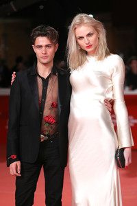 Andreja+Pejic+Girl+Spider+Web+Red+Carpet+Arrivals+-p-VLs4tNSQx.jpg