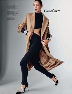 Elle Italia Dicembre 2018-18.jpg