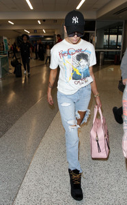 Halsey+Halsey+at+LAX+7PMYJnyoSOpx.jpg